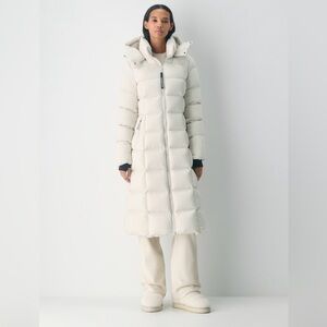 Aritzia Supersnug Puff Long - cliMATTE in Matte Pearl
